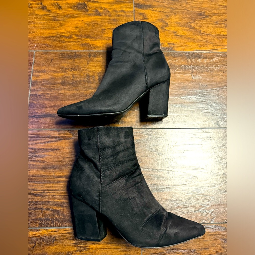 Just Fab Heels/Wedges Women Size 6.5 Pointed Black Suede